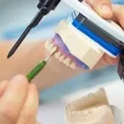La imagen 1 de la Empresa LABORATORIO DENTAL UNIPROFLEX Laboratorio Dental en Los Teques M