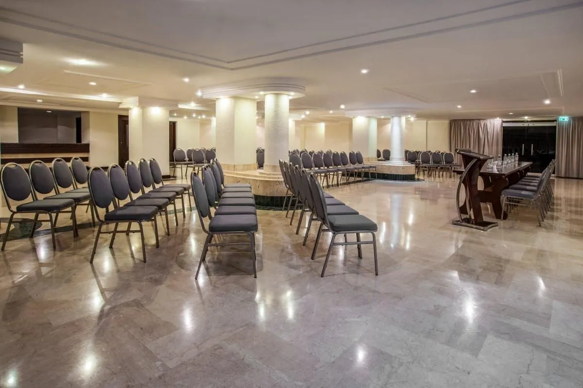 La imagen 2 de la Empresa CROWNE PLAZA MARUMA HOTEL & CASINO