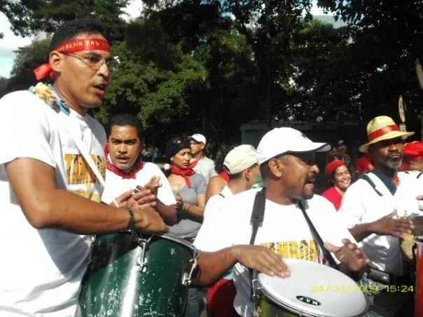 La imagen 2 de la Empresa PUEBLO Y FOLKLORE GRUPO MUSICAL LR