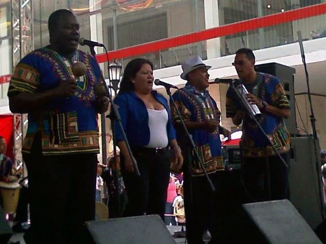 La imagen 4 de la Empresa PUEBLO Y FOLKLORE GRUPO MUSICAL LR
